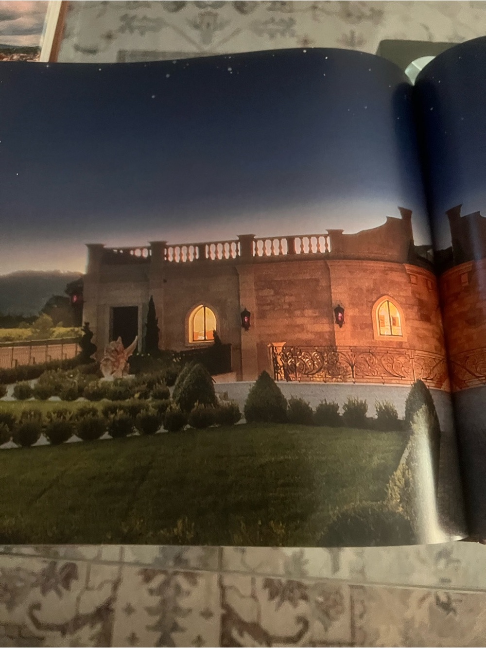 Decor Book - Picture 8 of 10